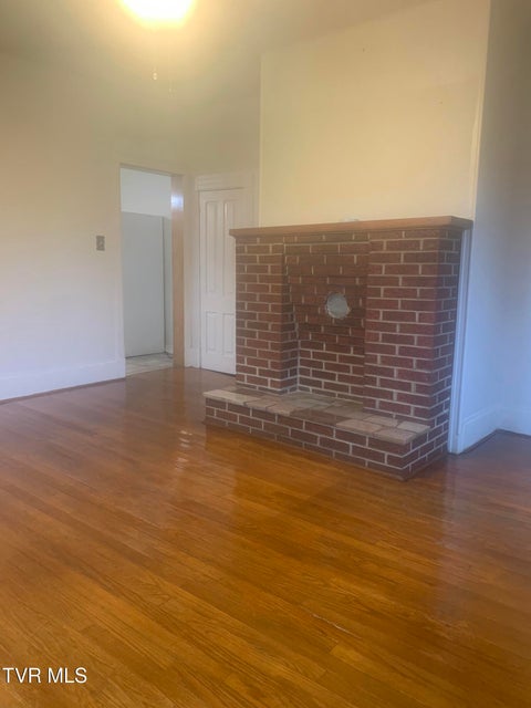 Photo #7: 160 Fox Glen Road