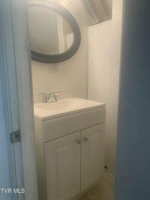 Photo #21: 160 Fox Glen Road