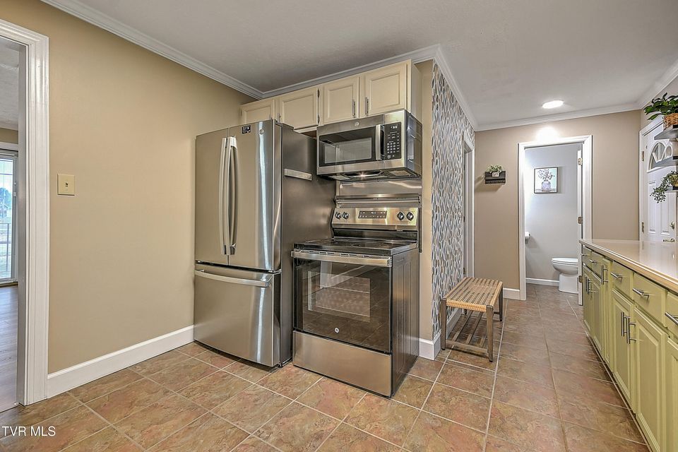 Photo #16: 2001 Sevier Avenue