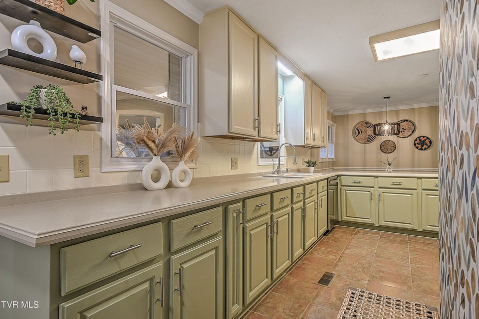 Photo #19: 2001 Sevier Avenue