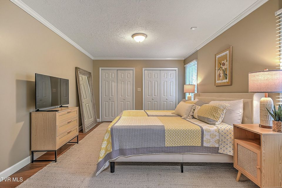 Photo #24: 2001 Sevier Avenue