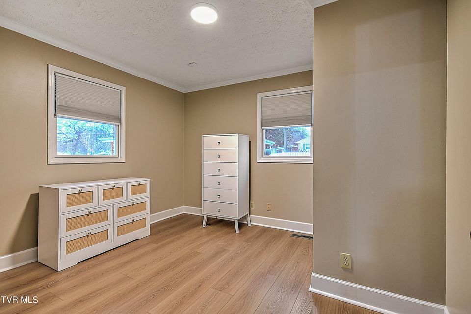 Photo #32: 2001 Sevier Avenue