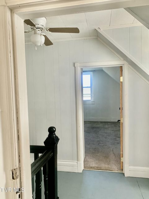 Photo #23: 160 Fox Glen Road