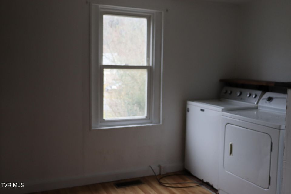 Photo #22: 6250 Josephine Road