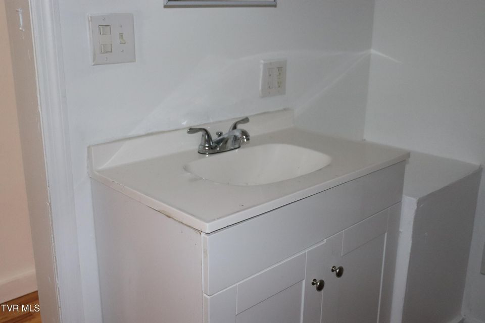 Photo #33: 6250 Josephine Road