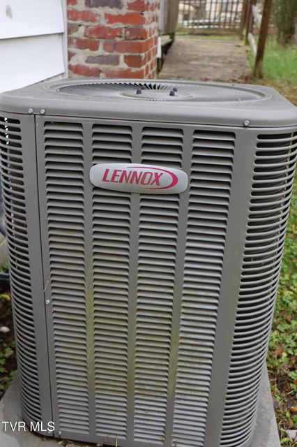 Photo #37: 6250 Josephine Road