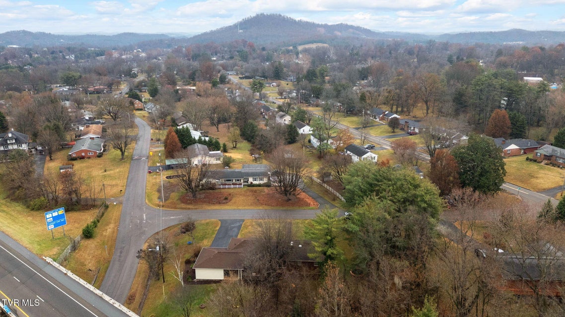 Photo #31: 700 Edgewood Drive