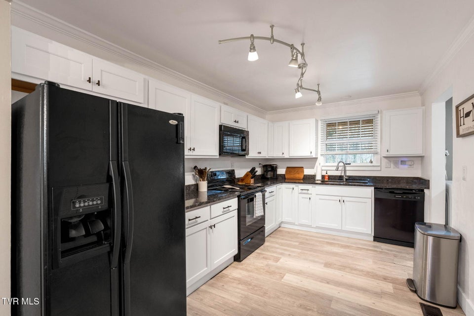 Photo #4: 700 Edgewood Drive