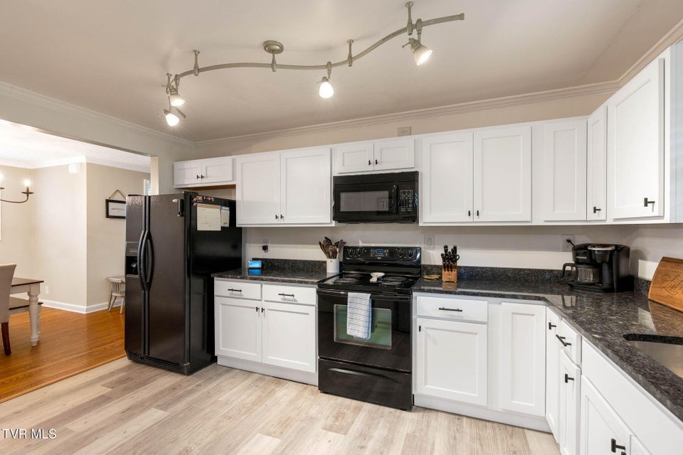 Photo #9: 700 Edgewood Drive