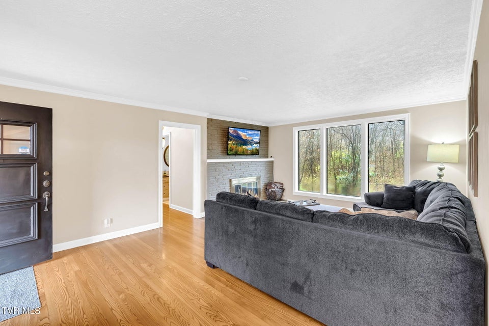 Photo #12: 700 Edgewood Drive