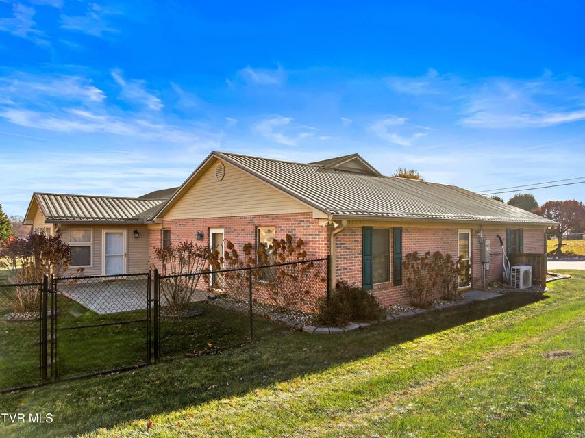 Photo #4: 4875 Stapleton Road