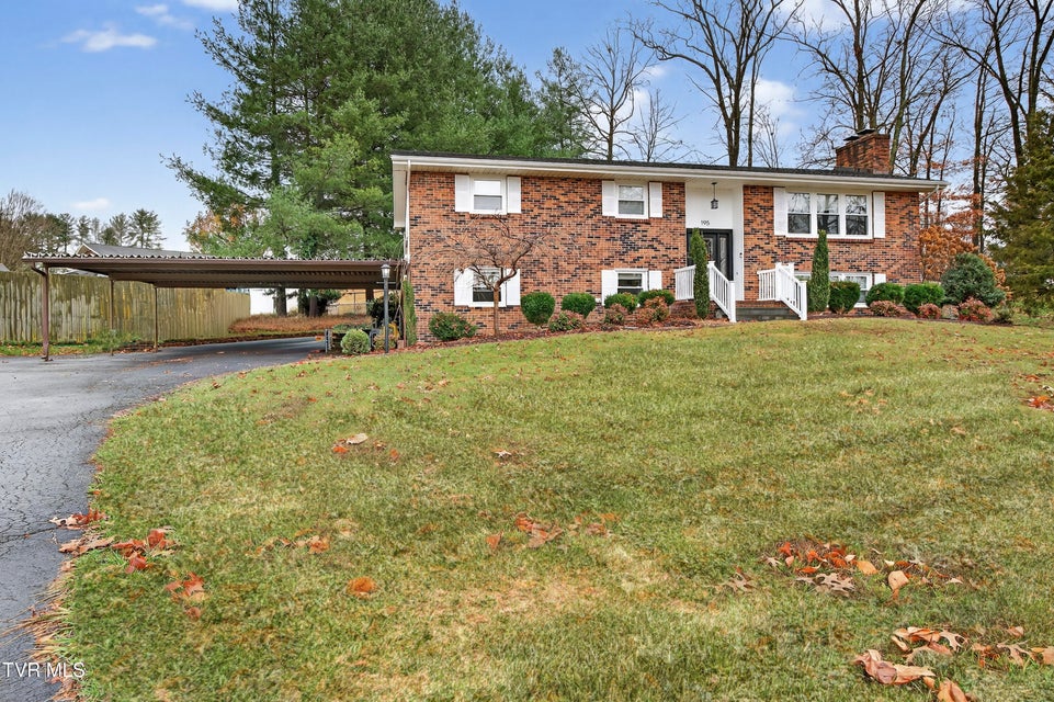 Photo #3: 195 Woodstock Lane 