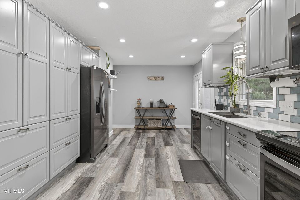 Photo #16: 195 Woodstock Lane 