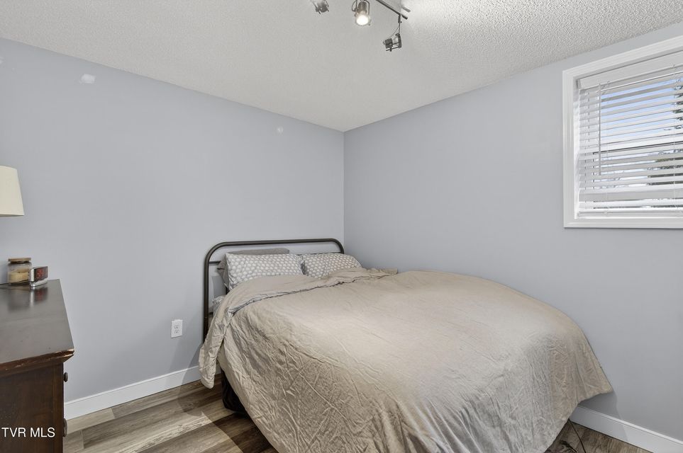 Photo #33: 195 Woodstock Lane 