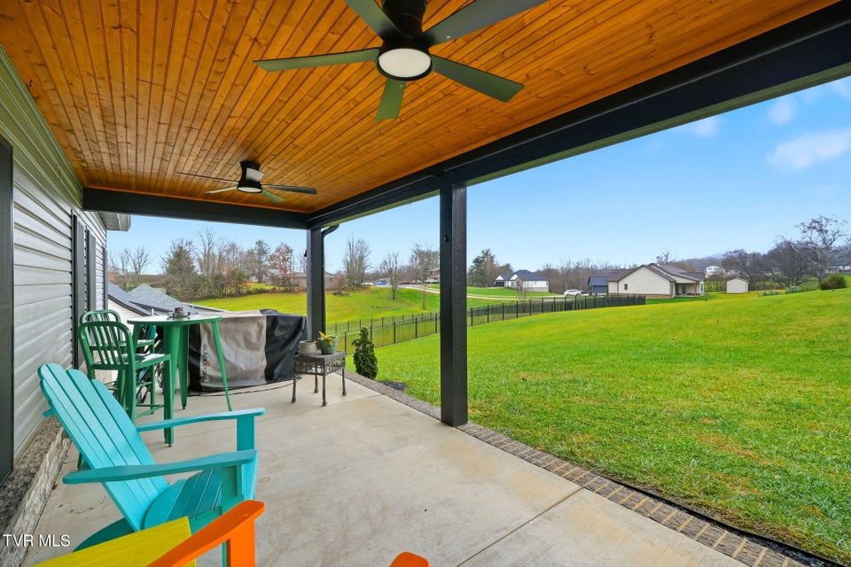 Photo #38: 153 Hillrise Road