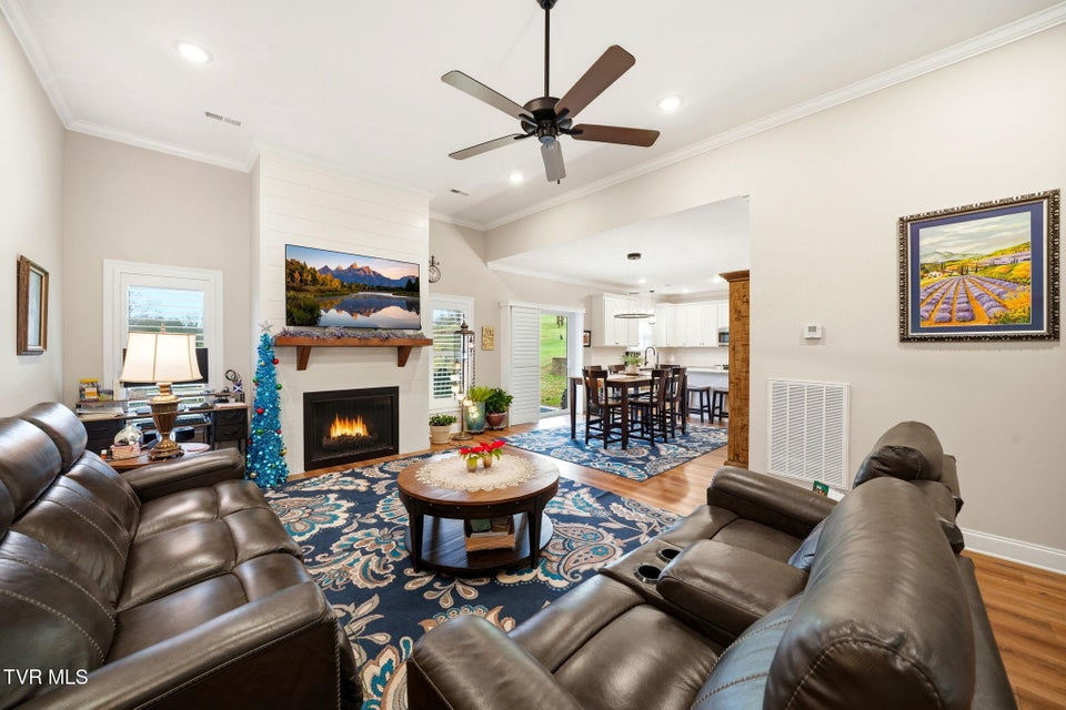 Photo #5: 153 Hillrise Road