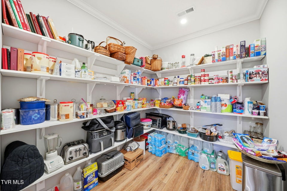 Photo #14: 153 Hillrise Road