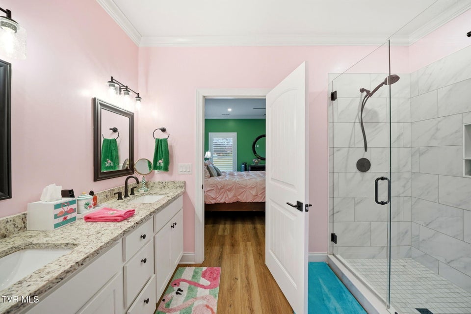 Photo #22: 153 Hillrise Road