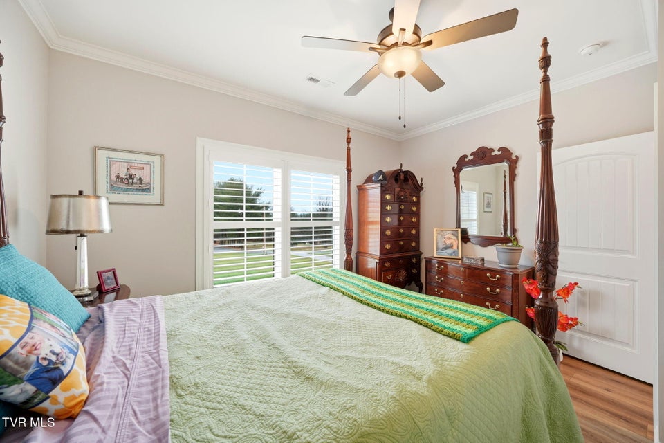 Photo #25: 153 Hillrise Road