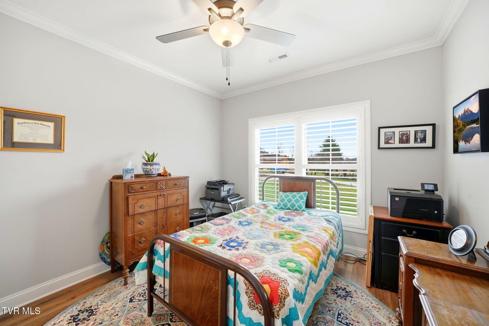 Photo #28: 153 Hillrise Road