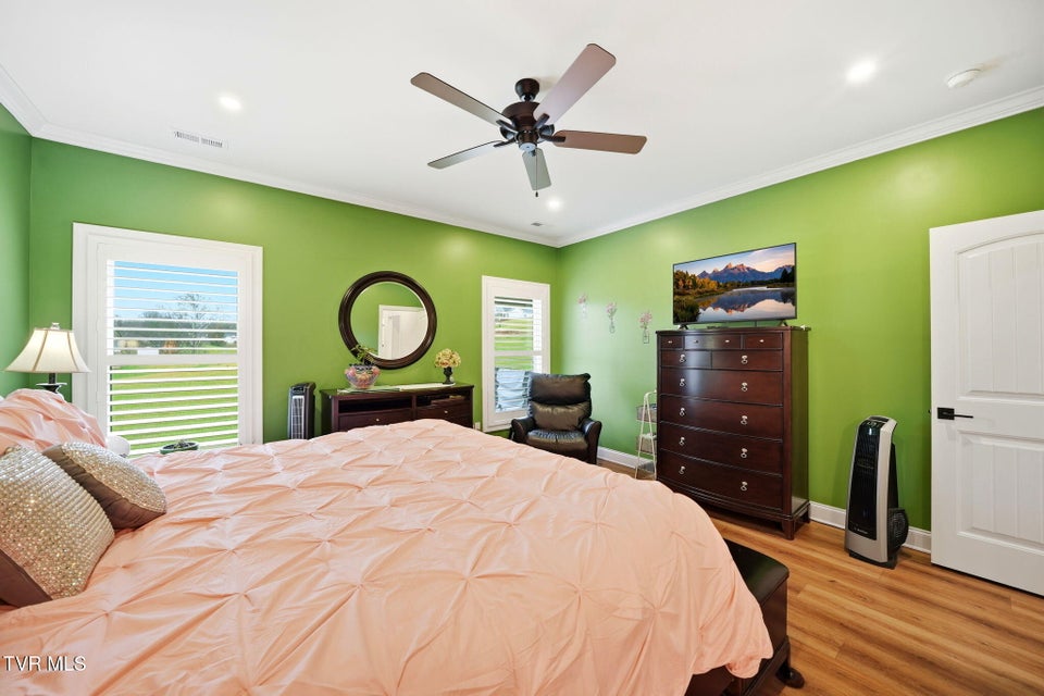 Photo #20: 153 Hillrise Road