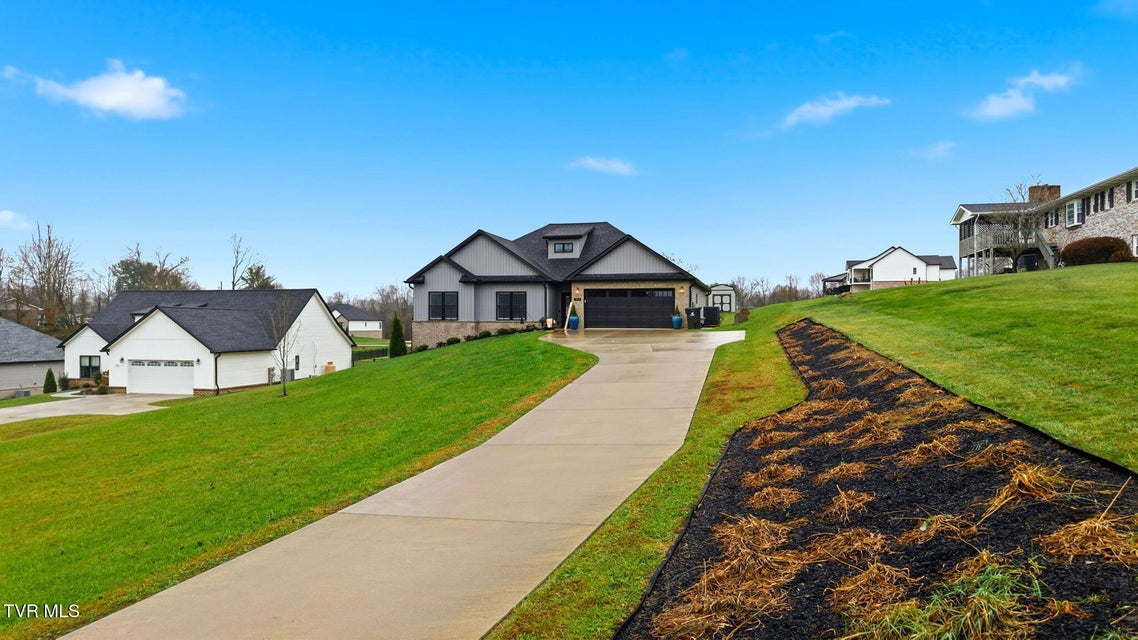 Photo #4: 153 Hillrise Road