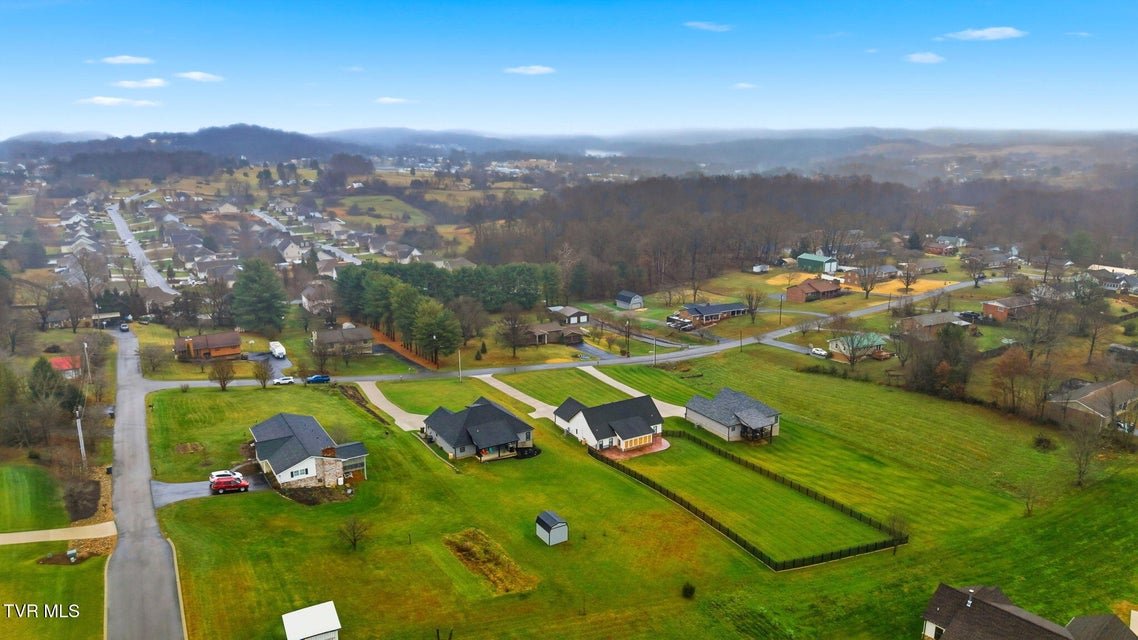 Photo #33: 153 Hillrise Road