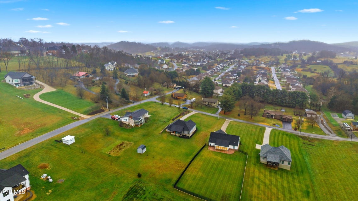 Photo #32: 153 Hillrise Road