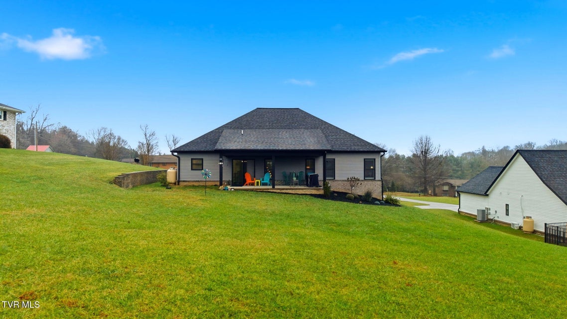 Photo #35: 153 Hillrise Road