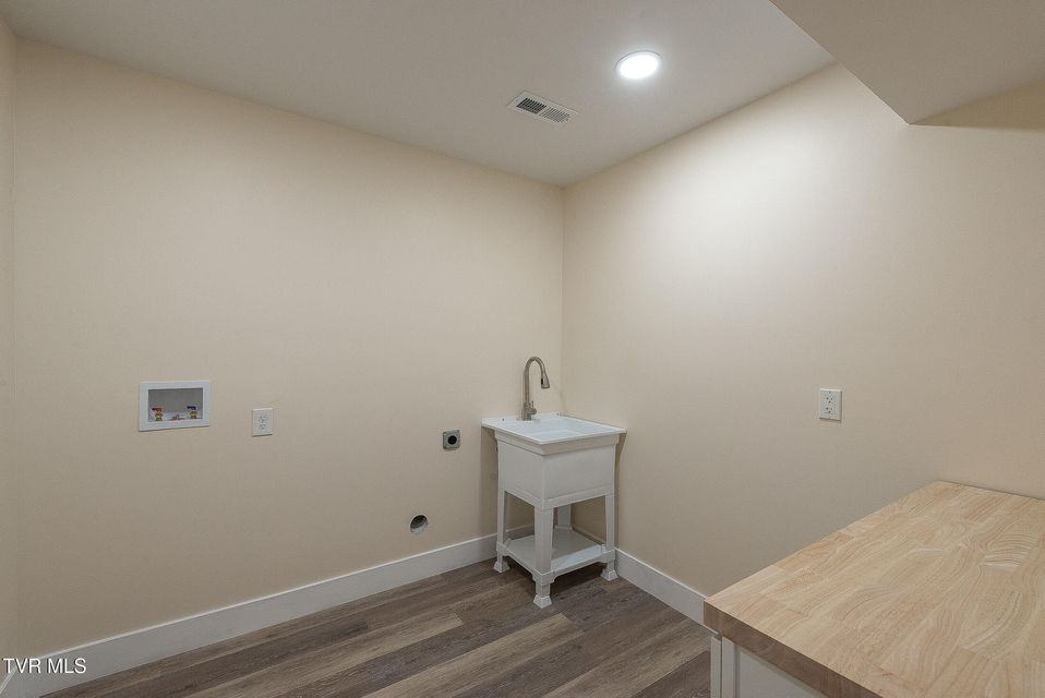 Photo #38: 210 Wadlow Gap Road