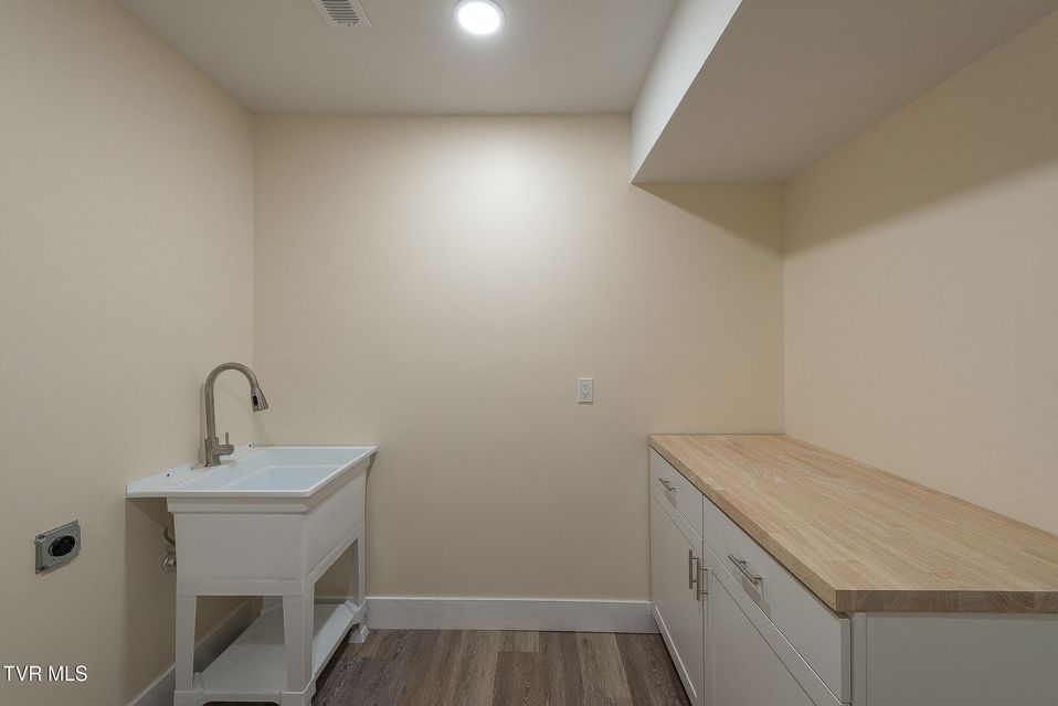 Photo #40: 210 Wadlow Gap Road