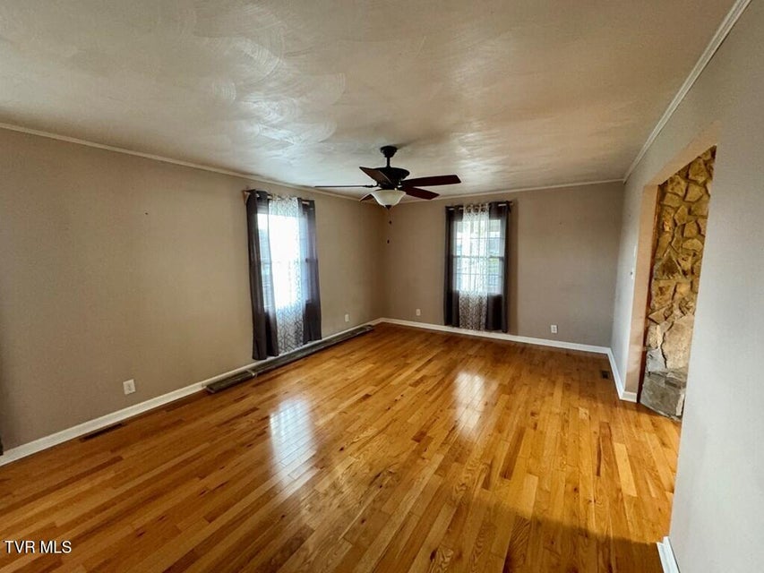 Photo #3: 817 Midnight Drive