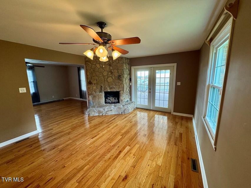 Photo #20: 817 Midnight Drive