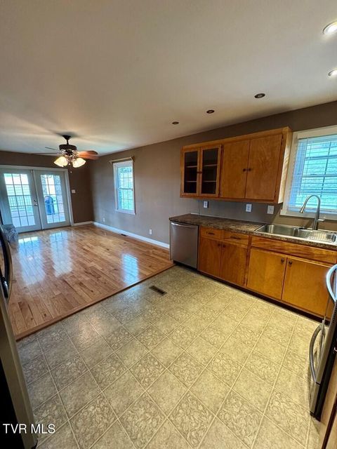 Photo #6: 817 Midnight Drive