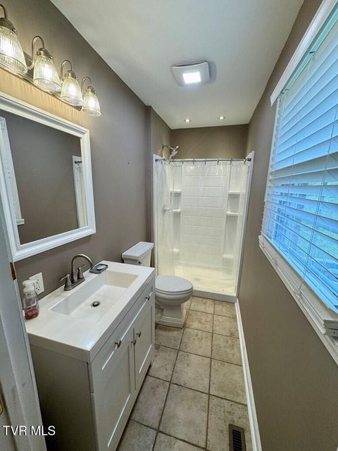 Photo #10: 817 Midnight Drive