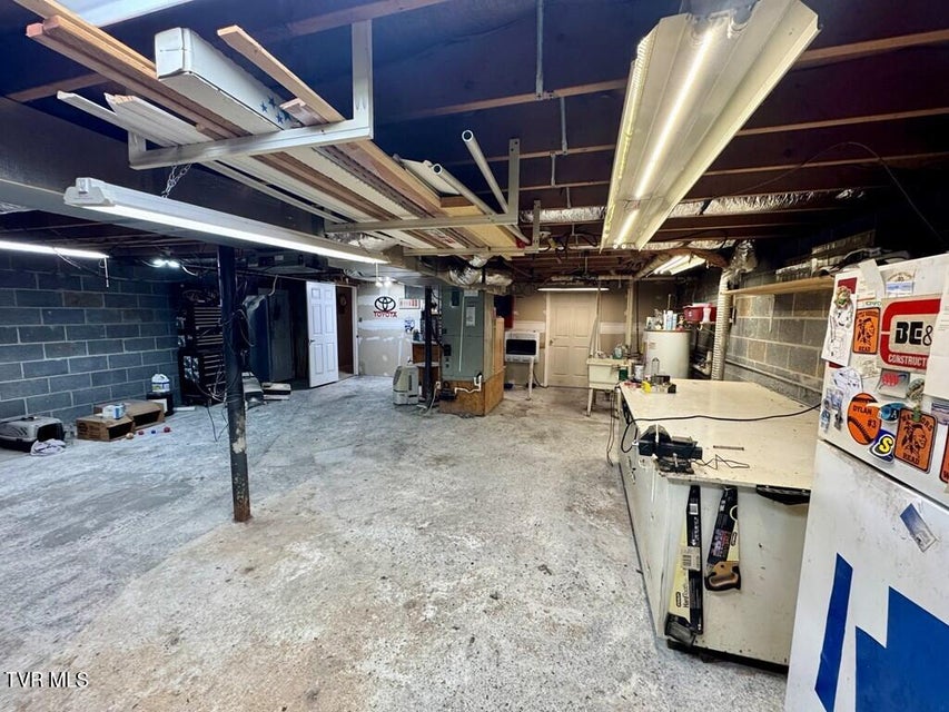 Photo #37: 817 Midnight Drive