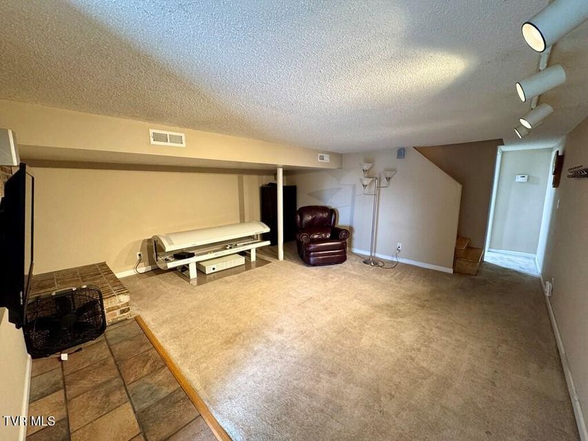 Photo #40: 817 Midnight Drive