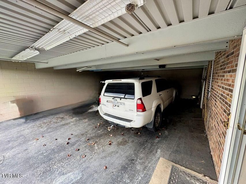 Photo #41: 817 Midnight Drive