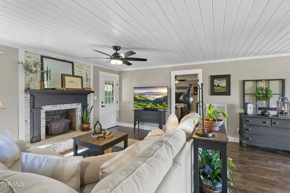 Photo #10: 9915 Warrensburg Road