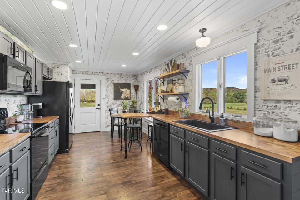 Photo #19: 9915 Warrensburg Road