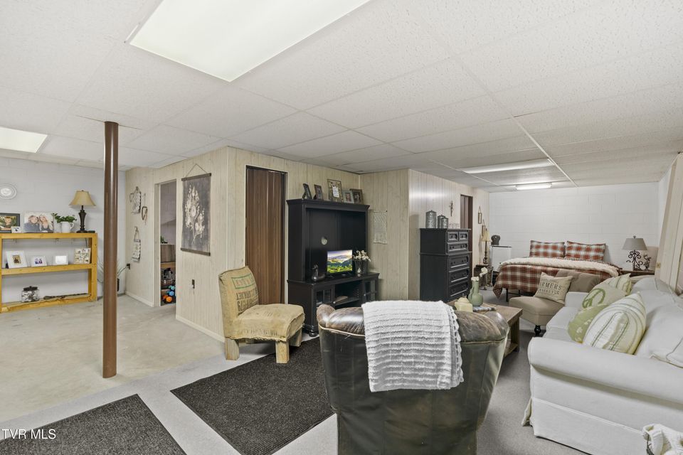 Photo #34: 9915 Warrensburg Road