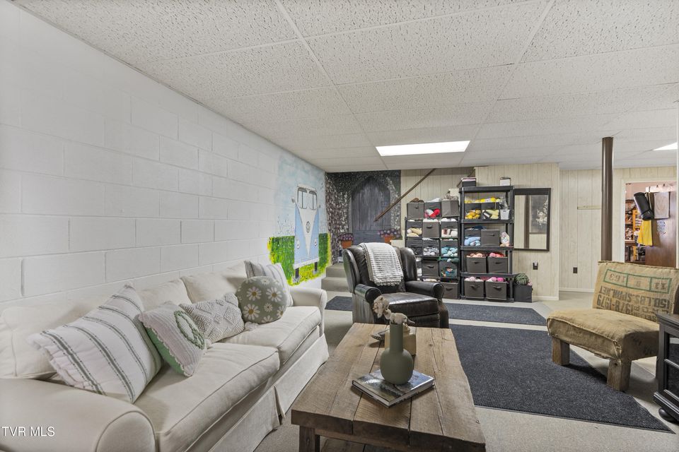 Photo #35: 9915 Warrensburg Road