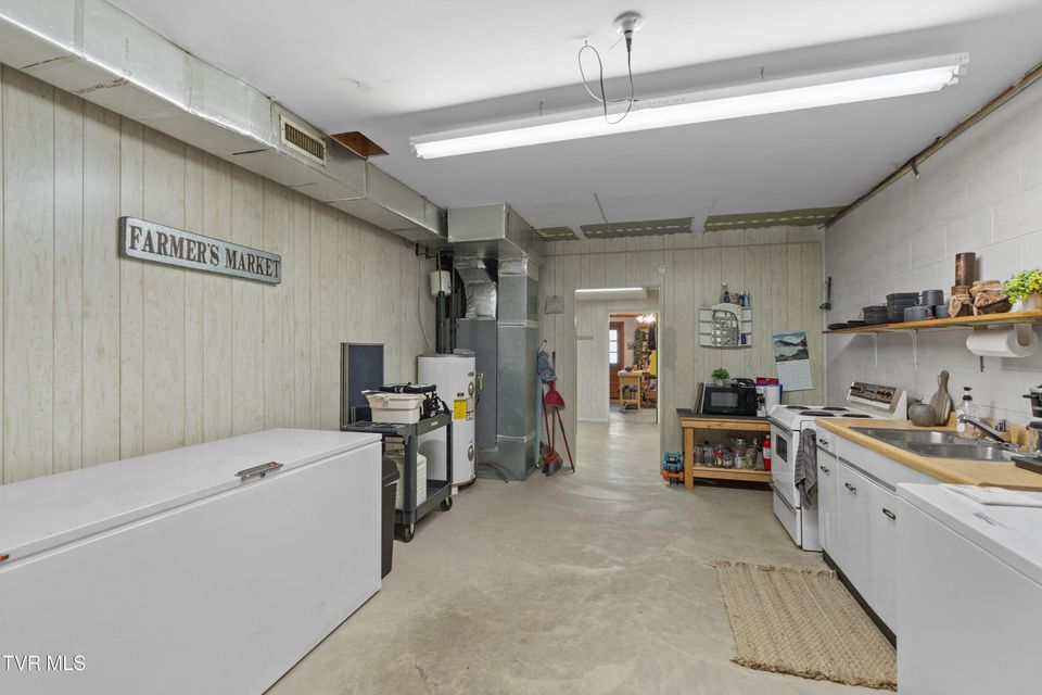 Photo #39: 9915 Warrensburg Road