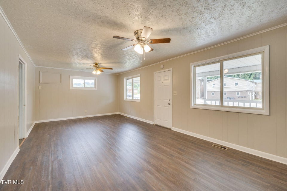 Photo #10: 976 & 984 Lynn Garden Drive