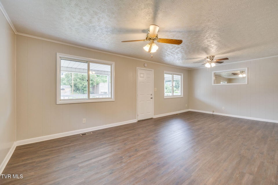 Photo #11: 976 & 984 Lynn Garden Drive