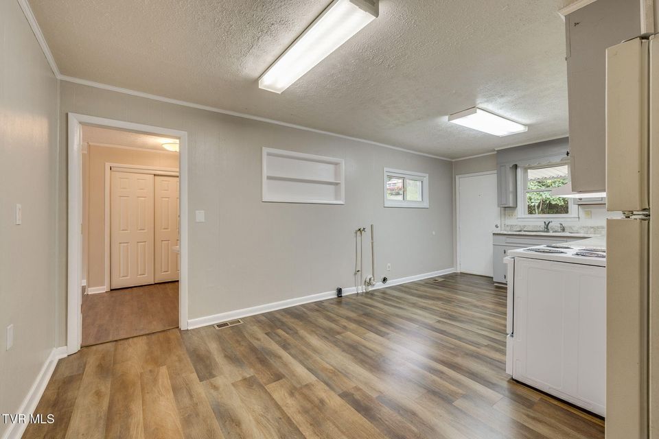 Photo #12: 976 & 984 Lynn Garden Drive