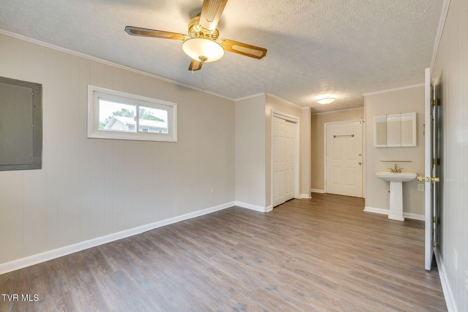 Photo #16: 976 & 984 Lynn Garden Drive