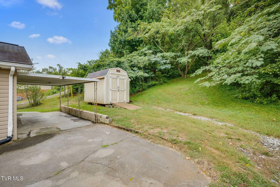 Photo #23: 976 & 984 Lynn Garden Drive