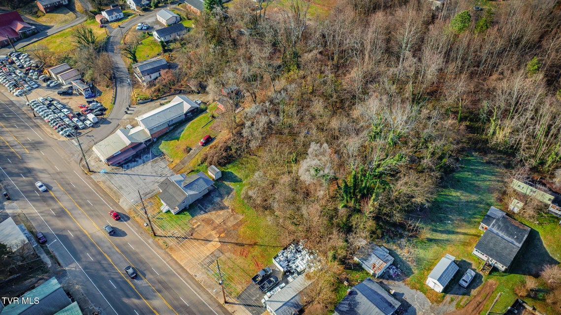 Photo #31: 976 & 984 Lynn Garden Drive