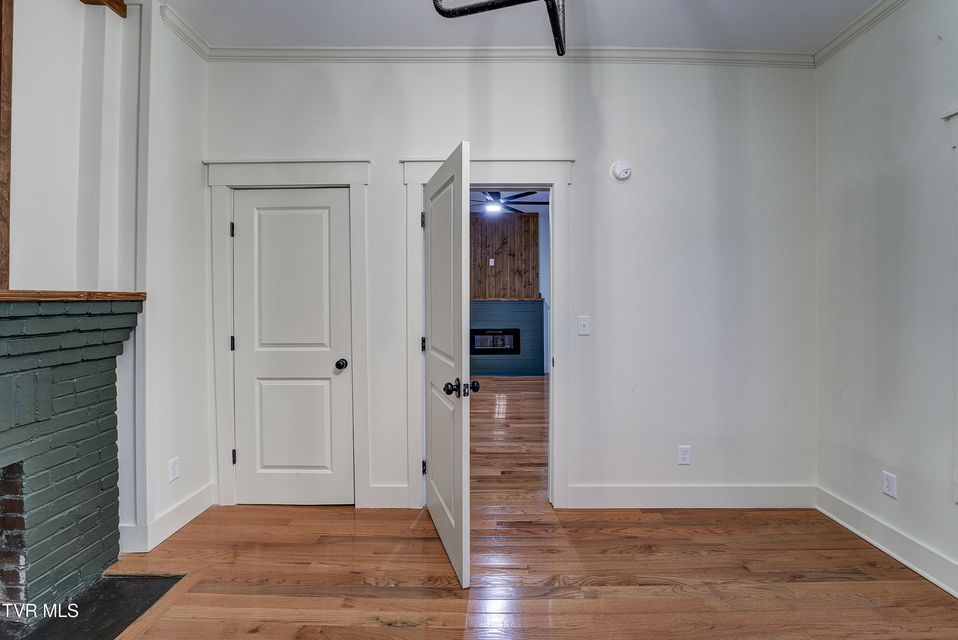 Photo #25: 710 Carson Street